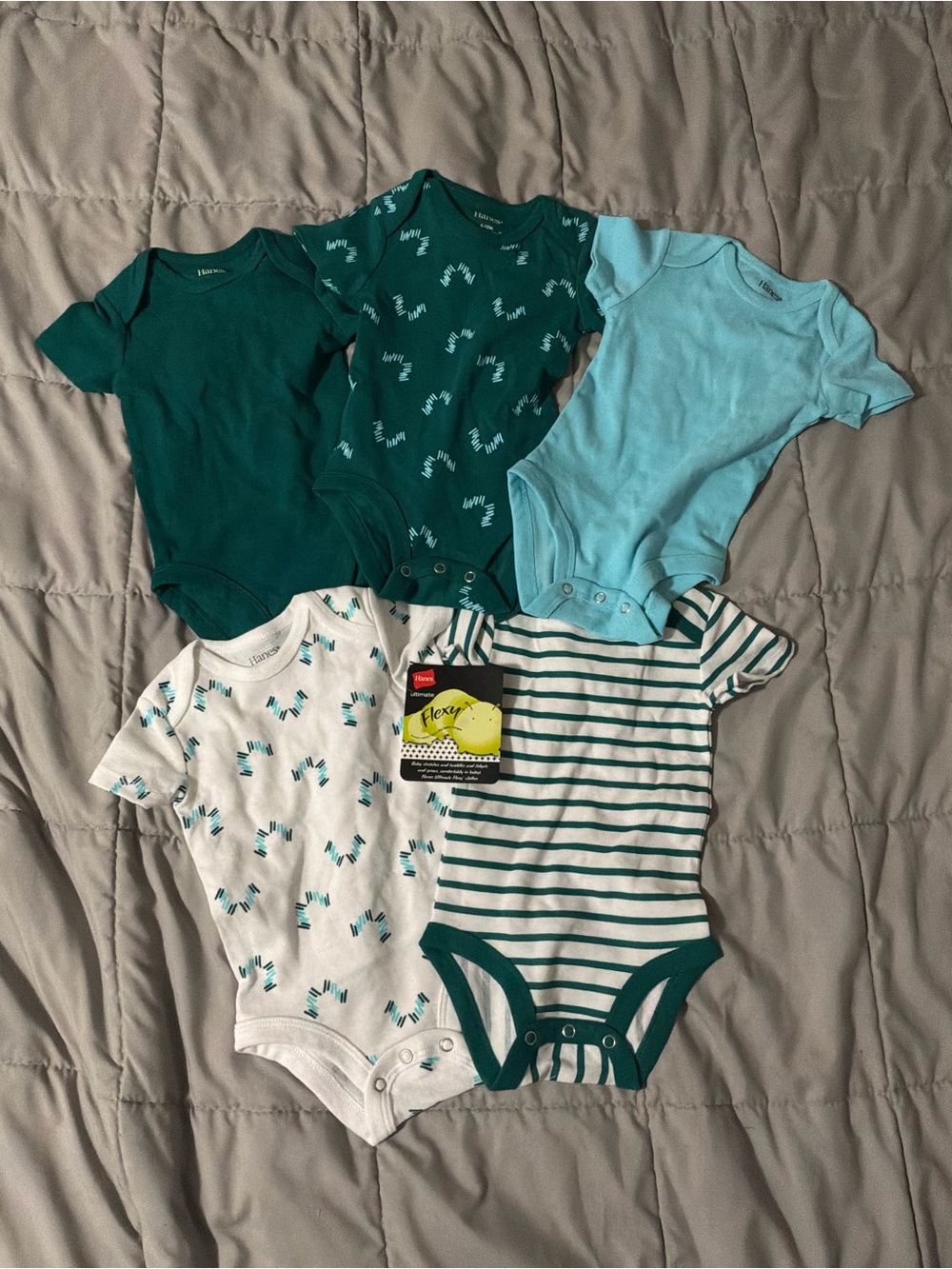Hanes 5-Pack Baby Boy One-Piece Bodysuits Onsies 6-12 month and 18-24 Month